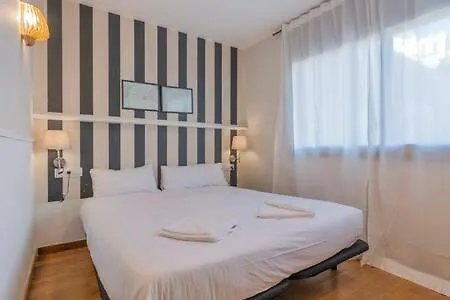 Bright And Modern Duplex With Terrace In Eixample District P2 Apartment Barcelona 0*,  Spain